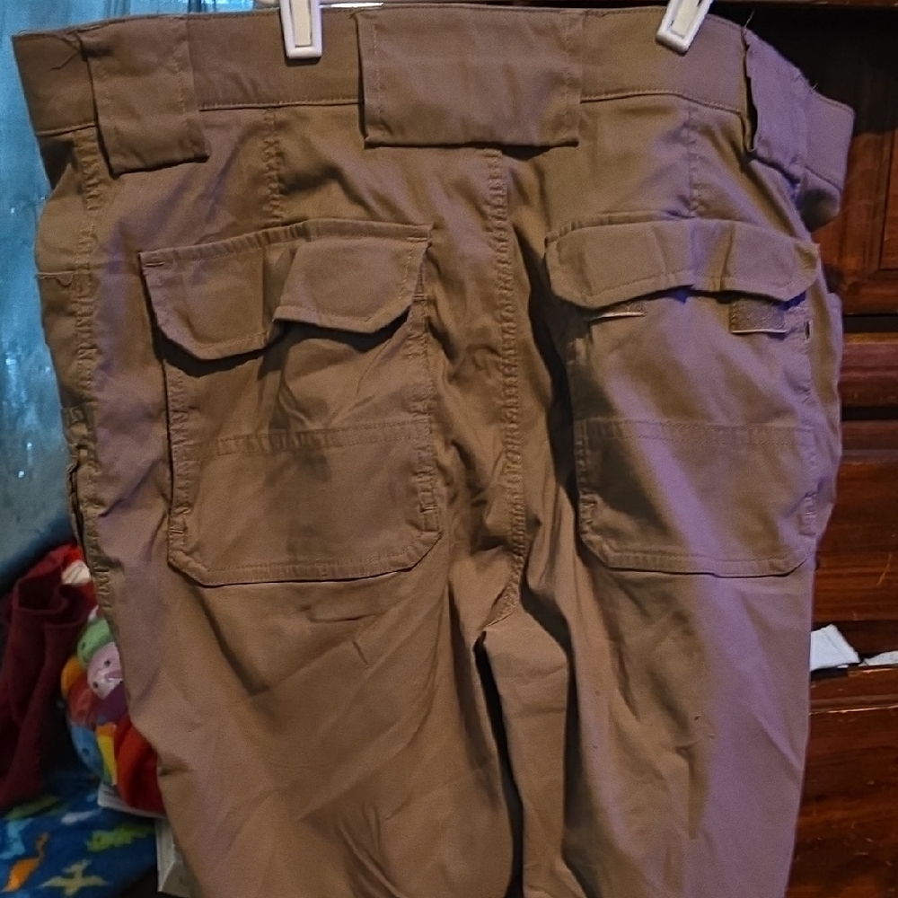 !!. Men's 36 Cargo Shorts - Brown/Tan - Picture 2 of 2